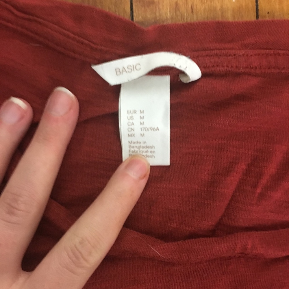 H&M Basic Tee - Picture 2 of 2
